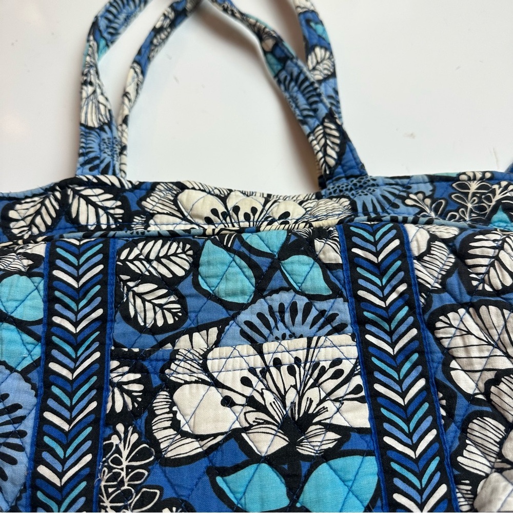 Blue Floral Vera Bradley Tote | Quilted Cotton Shoulder Bag · Y2K Coastal - Picture 4 of 10